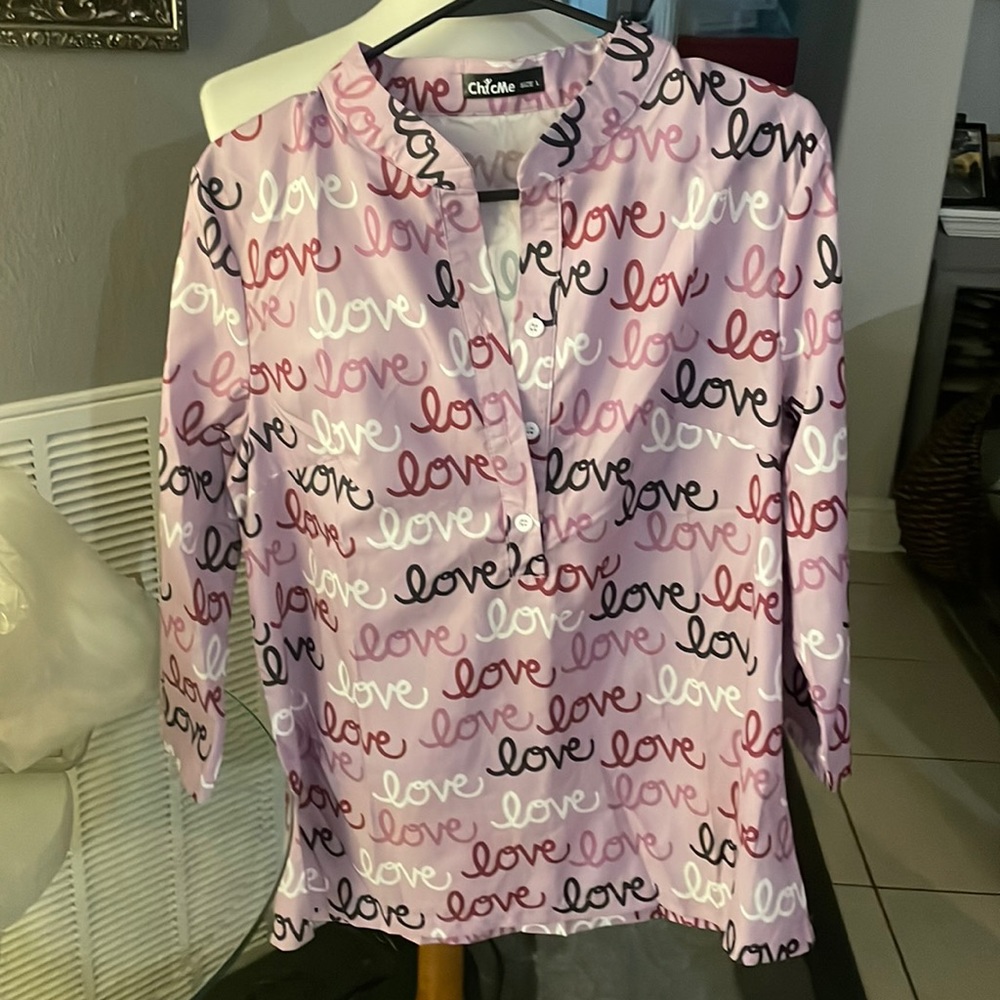 Very cute “Love” top!!